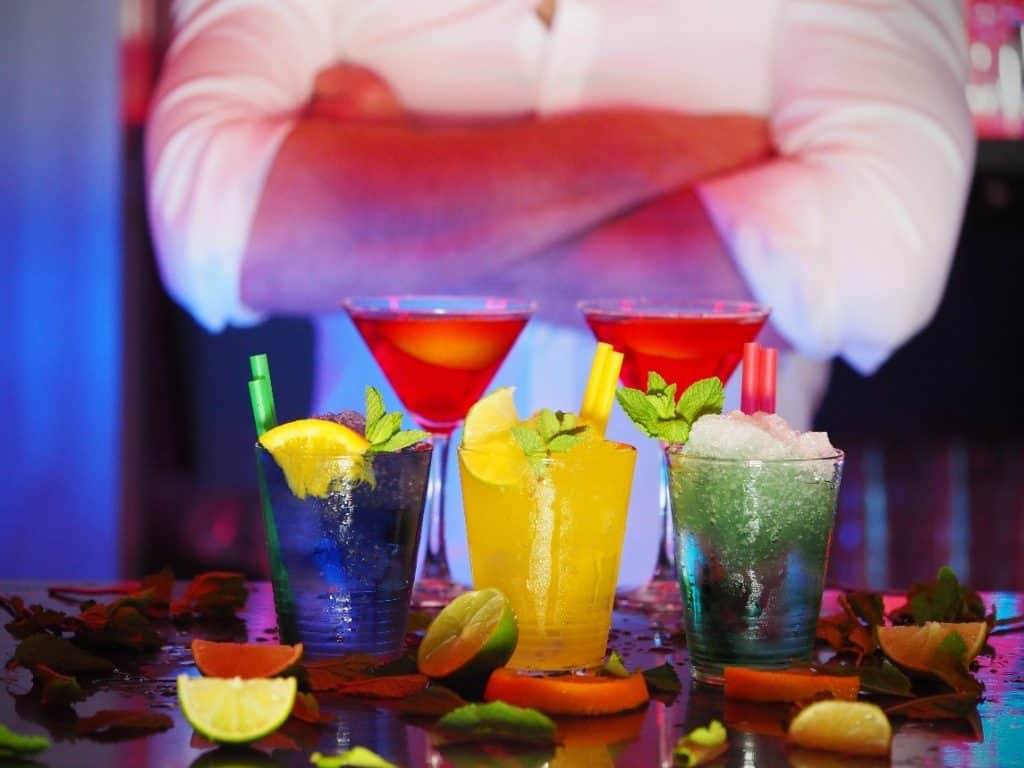 Ausgehen in Lloret de Mar - Lassen Sie sich verwöhnen und genießen Sie einen köstlichen exotischen Cocktail