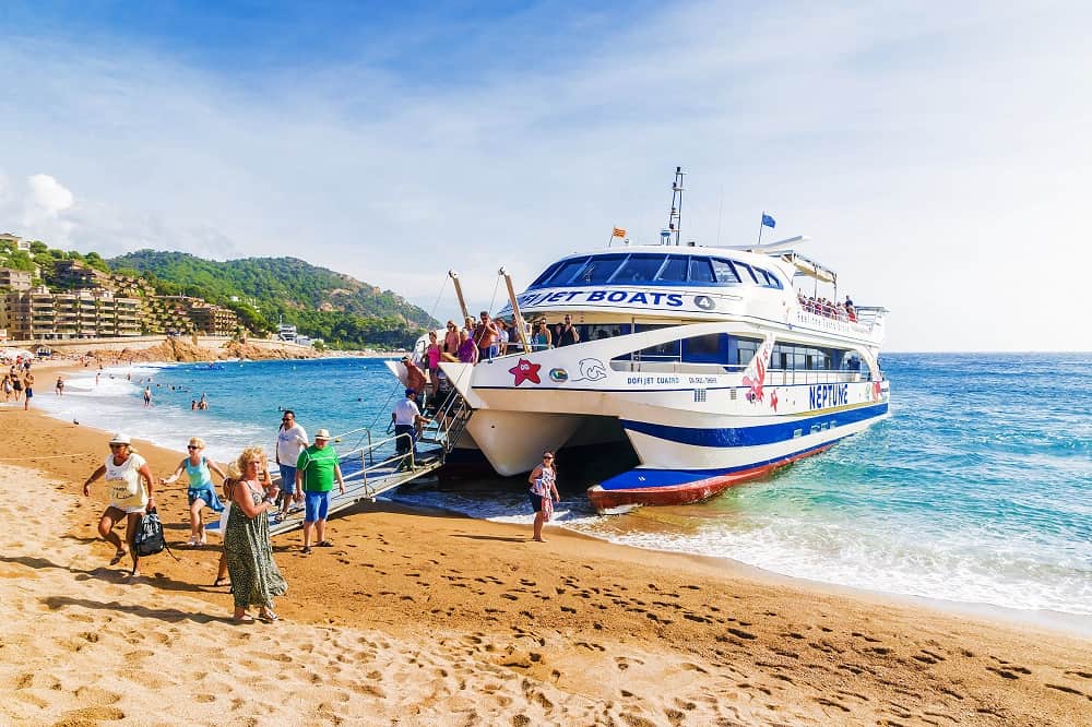 Katamaran in Lloret de Mar - Dolphi