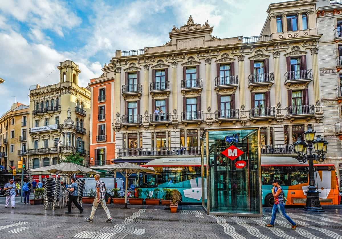 Wie kommt man von Barcelona nach Lloret de Mar? - Lloret de Mar Info